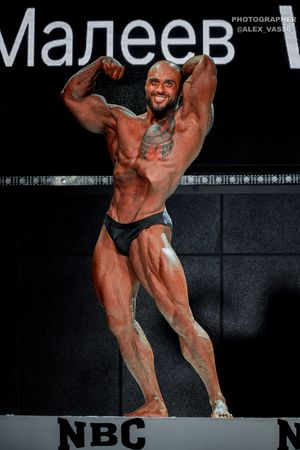 CLASSIC PHYSIQUE